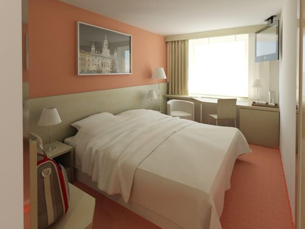 Clarion Congress Hotel Ceske Budejovice Oda fotoğraf